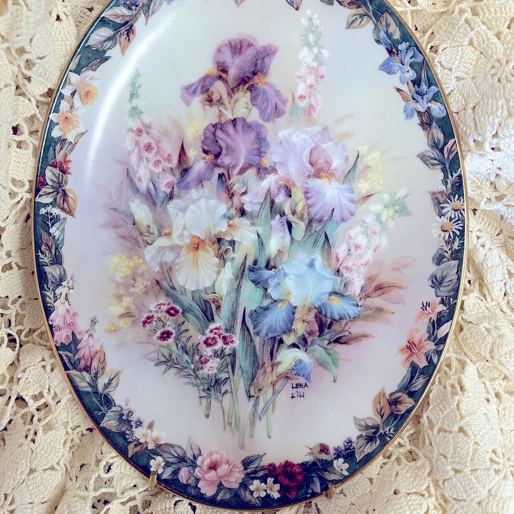 Lena Liu Floral Cameo “Cherished” wall plate